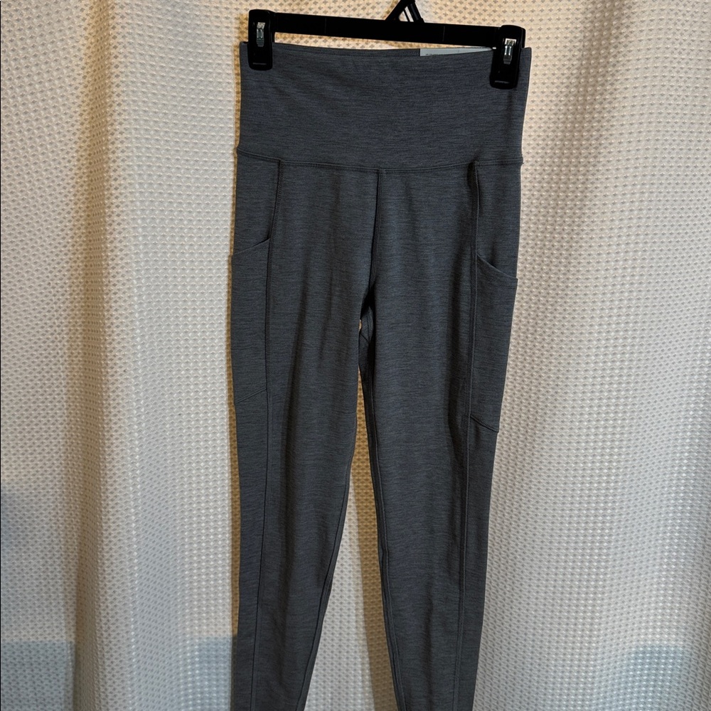 AEO Everything Pocket Legging size S NWT